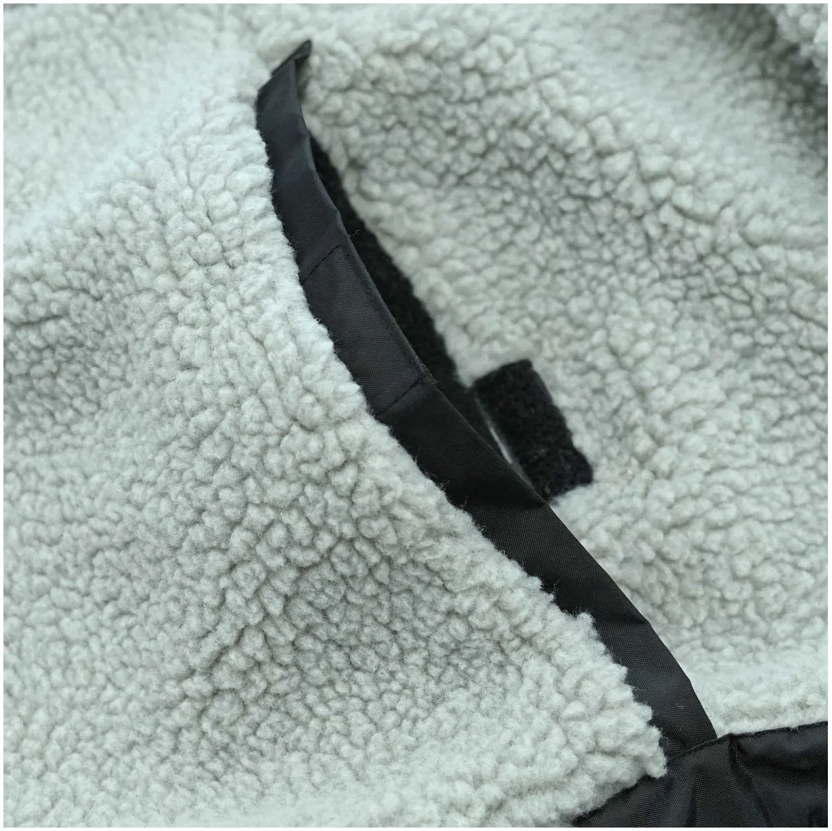2026 Northcore Beach Basha Sport Long Sleeve Changing Robe NOCO24N - Black
