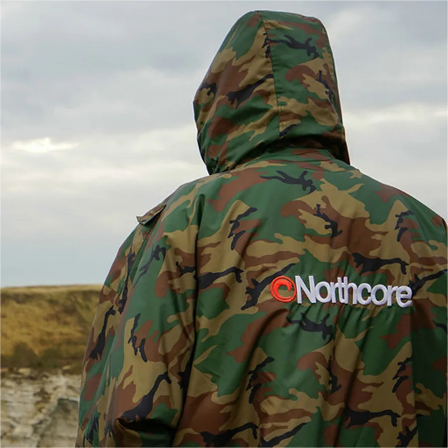 2026 Northcore Beach Basha Sport Long Sleeve Changing Robe NOCO24N - Camo