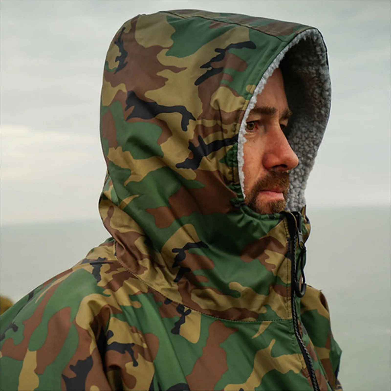 2026 Northcore Beach Basha Sport Long Sleeve Changing Robe NOCO24N - Camo